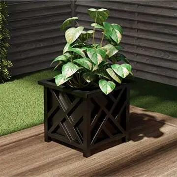Elegant Lattice Planter Box for Outdoor Spaces