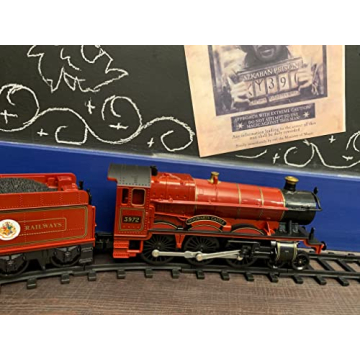Lionel Hogwarts Express Battery-Powered Toy Train Set