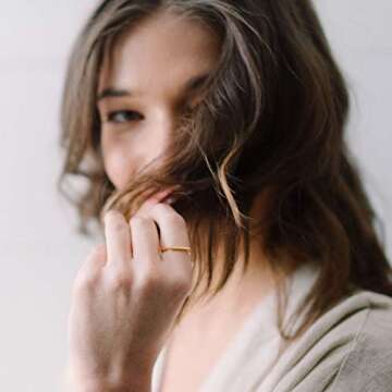 Honeycat Long Bar Ring - Elegant Minimalist Jewelry