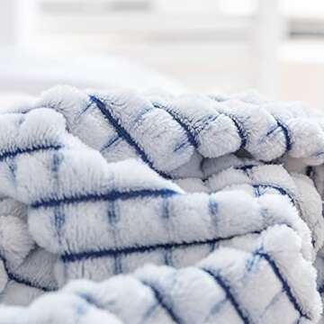 LOMAO Sherpa Blanket Throw Blanket 60x80 Soft Warm Fleece Blanket Thick Blanket with Grid Pattern for Couch Sofa Bed Chair Home Decor (Navy, 60''x80''), Navy+sherpa (Grid sherpa blanket)