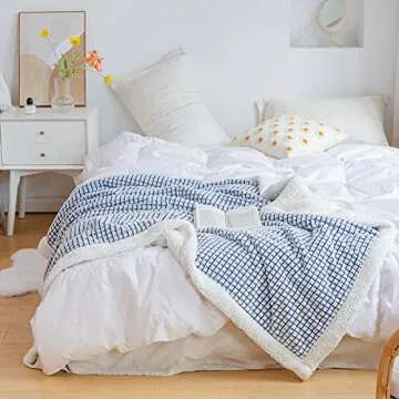 LOMAO Sherpa Blanket Throw Blanket 60x80 Soft Warm Fleece Blanket Thick Blanket with Grid Pattern for Couch Sofa Bed Chair Home Decor (Navy, 60''x80''), Navy+sherpa (Grid sherpa blanket)