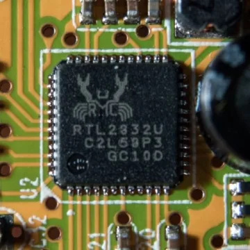 Nooelec NESDR Mini 2 USB SDR with ADS-B Receiver