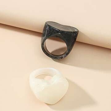Acrylic Heart Shaped Chunky Rings Set Black White Heart Resin Pull Finger Rings Thick Ring Colorful Jewelry for Women Band Rings (Black White 2PCS)