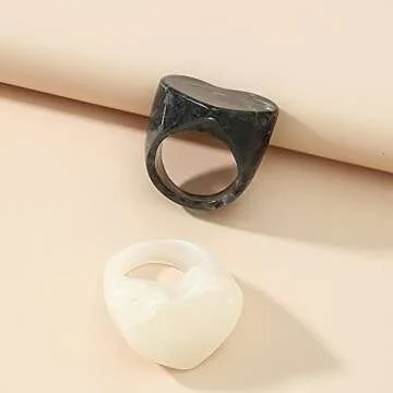 Acrylic Heart Shaped Chunky Rings Set Black White Heart Resin Pull Finger Rings Thick Ring Colorful Jewelry for Women Band Rings (Black White 2PCS)