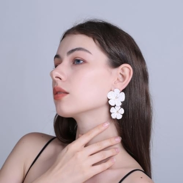 RUOFFETA Raffia Flower Earrings, Raffia Straw Wrapped Flower Drop Dangle Earrings Summer Tropical Beach Jewelry(White B)