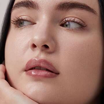 Summer Fridays Sheer Skin Tint - Tinted Moisturizer with Hyaluronic Acid - Helps Diminish Uneven Skin Tone - Sheer to Light Coverage - Shade 1 - Fair with Neutral Peach Undertones (1 Fl Oz)