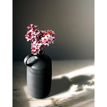 HRY Stoneware Vase - Elegant Japanese Design for Home