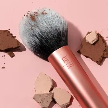 Real Techniques Ultra Plush Powder Brush for Flawless Makeup
