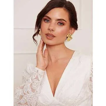 WOWORAMA Gold Flower Earrings for Women 18K Gold Plated Sculptural Flower Stud Earrings Boho Exaggerated Statement Earrings Polished Metal Floral Earrings