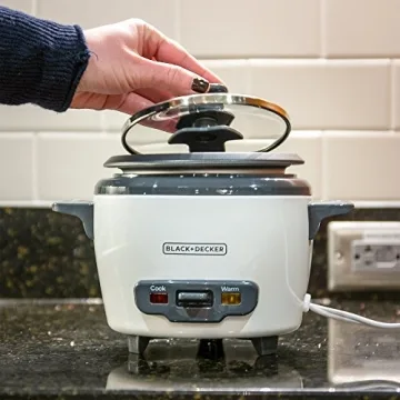 BLACK+DECKER 3-Cup Rice Cooker for Easy Meals