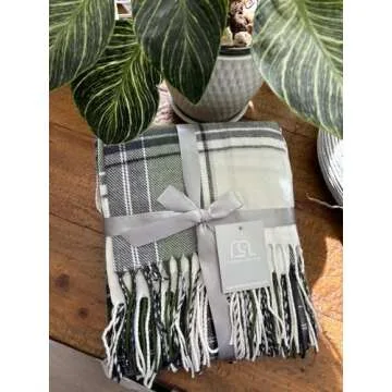 Classic Plaid Throw Blanket - Stylish Comfort for All Seasons