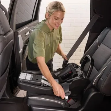 BOB Gear Wilder Infant Car Seat Base with ClickTight Installation