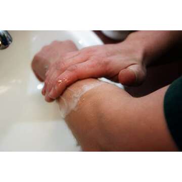 Tecnu Extreme Poison Ivy & Oak Scrub, 4 Oz, Removes Poisonous Plant Oils That Cause Rash and Itching, Poison Ivy and Poison Oak Urushiol Oil Remover for Itchy Skin Relief, Cleanses & Calms