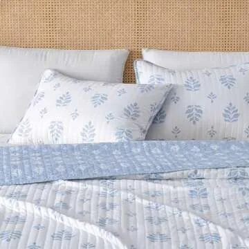 Great Bay Home Floral King Quilt Set with Shams, French Floral Bedding Set, All-Season, Lightweight ...