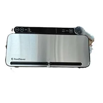 FoodSaver Vacuum Sealer with 4 var. settings for Preservation