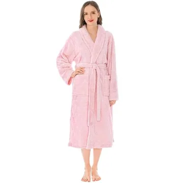 Plush Warm Fleece Robe for Women – PAVILIA