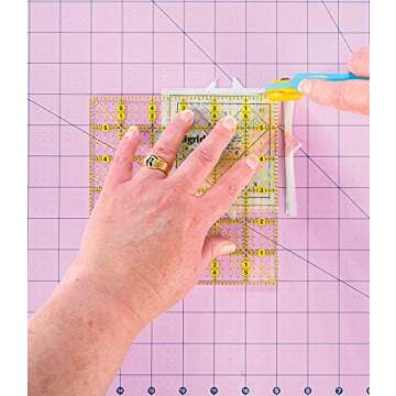 Show Me How to Paper Piece: Everything Beginners Need to Know; Includes Preprinted Designs on Foundation Paper