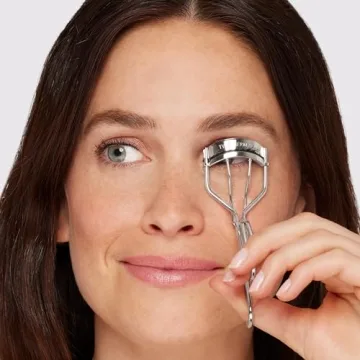 Tweezerman Classic Eyelash Curler for Effortless Curls