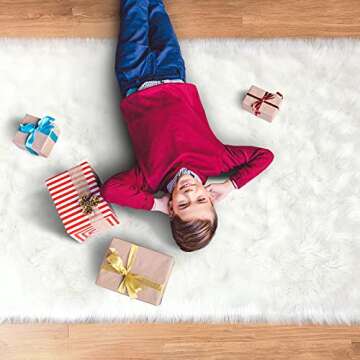Maxsoft Fluffy Fur Rug for Bedroom, 3 x 5 Feet White Shaggy Faux Sheepskin Rugs for Girls Room Washable, Furry Throw Area Rugs for Dorm Living Room Kids Home Decor