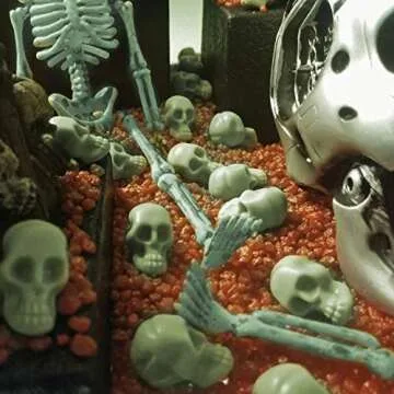 Honbay 50PCS Mini Plastic Skull Heads Decorations Realistic Skeleton Skulls Terrifying Skeleton Ornament for Party Decoration Favors Halloween Trick Toy Accessories