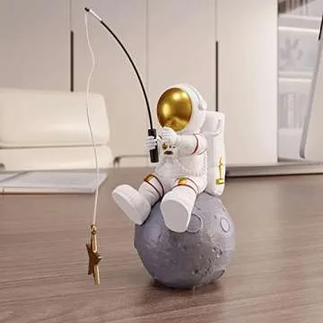 Astronaut Figurine Statue, Astronaut Fishing Star Figure Sculpture for Desktop & Tabletop Decor, Resin Spaceman Planet Desk Ornament for Outer Space Themed Bedroom Decor, Cake Topper Decoration Model