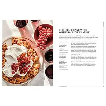 Martha Stewart's Fruit Desserts: 100+ Delicious Ways to Savor the Best of Every Season: A Baking Book