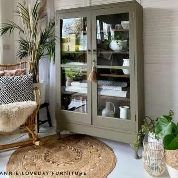 Dixie Belle Silk All-in-One Mineral Paint | Hampton Olive (32 Fl Oz) | Olive Green All-in-One Water Based Primer + Topcoat | Durable Furniture Paint | Low Reflective Finish