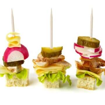 MontoPack Bamboo Wooden Toothpicks | 1000-Piece Large Wood Round Toothpicks in Clear Plastic Storage Box | Sturdy Safe Double Sided Party, Appetizer, Olive, Barbecue, Fruit, Teeth Cleaning Toothpicks