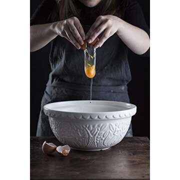 Mason Cash In the Forest S12 (4.25 Qt) Embossed Mixing Bowl | Fox (Cream)