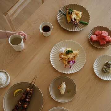 WENSHUO Daisy Dinner Plates Set of 6, 9-inch Round, Coconut Café