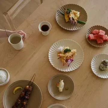 WENSHUO Daisy Dinner Plates Set of 6, 9-inch Round, Coconut Café