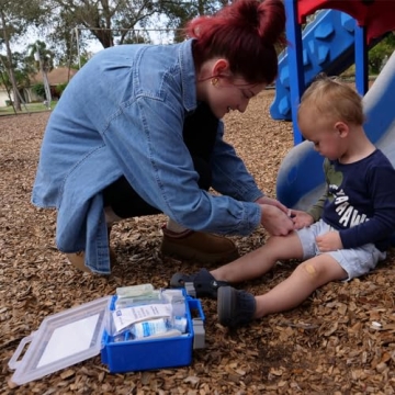 First Aid Only OSHA-Compliant Emergency Kit 260 Pieces