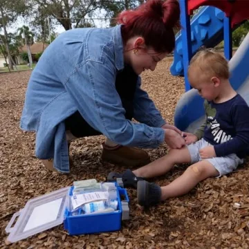 First Aid Only OSHA-Compliant Emergency Kit 260 Pieces