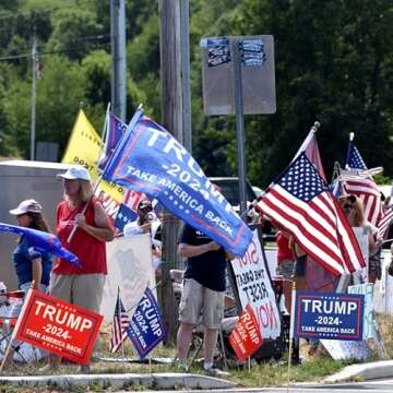 Trump 2024 Mini Handheld Flags - 12 Pack
