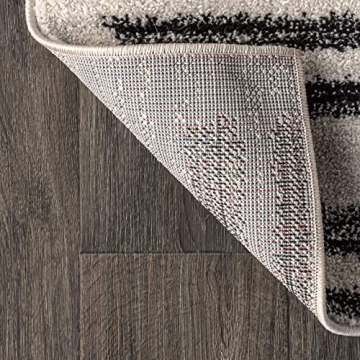 Stylish Pet-Friendly Area Rug - JONATHAN Y Khalil