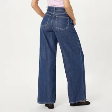 Stylish Wide-Leg Denim for Comfort and Versatility