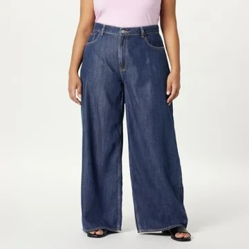 Stylish Wide-Leg Denim for Comfort and Versatility