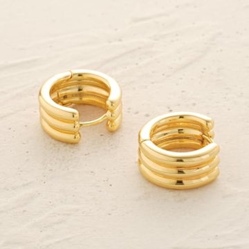 MYEARS Ribbed Gold Chunky Huggie Earrings for Everyday Wear