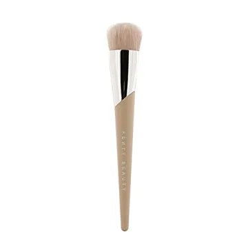 Fenty Beauty by Rihanna Full-Bodied Foundation Brush 110 - Flawless Finish