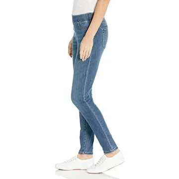 Comfortable Women's Mid-Rise Jegging in Plus Sizes