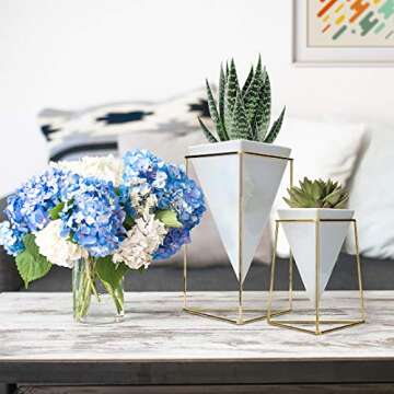 Stylish Set of 2 Nellam Modern Geometric Vases