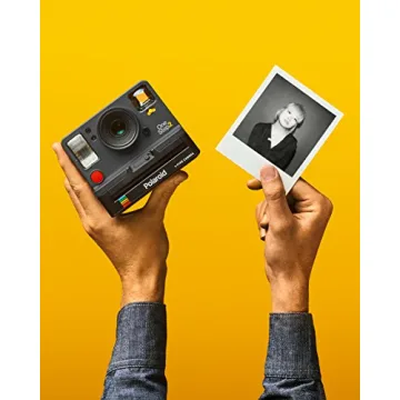 Vintage-Style Instant Film Camera for Creative Captures