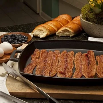 Bayou Classic Cast Iron Shallow Pan for Versatile Cooking