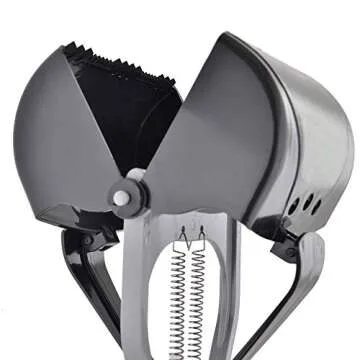 Nature's Miracle Jaw Scoop, Medium, Black & Red (P-6007)