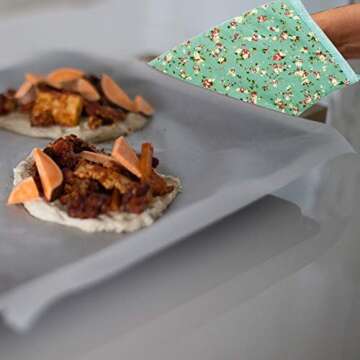 Set of Two Oven Mitts | Heat Resistant Cotton Kitchen Pot Holder Gloves for Cooking,Barbecue,Baking,Grilling (Christmas Petite Flowers)