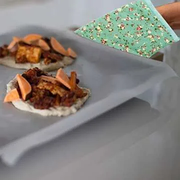 Set of Two Oven Mitts | Heat Resistant Cotton Kitchen Pot Holder Gloves for Cooking,Barbecue,Baking,Grilling (Christmas Petite Flowers)