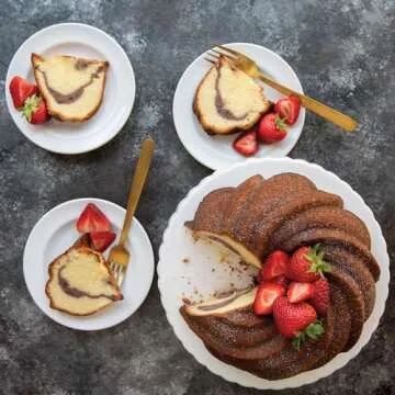 Nordic Ware Swirl Bundt Pan - 10-Cup Premium Baking Pan
