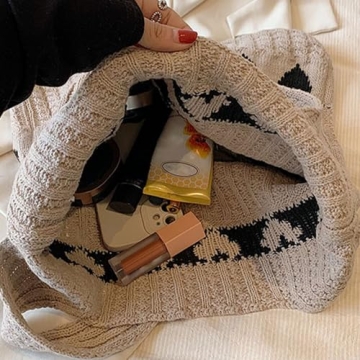 Aiyify Crochet Tote Bag Heart Tote Bag Y2k Aesthetic Knit Love Bags Beach Tote Bag Hippie Bag for Women with Accessory (Beige)