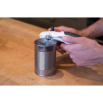 Zyliss Lock N' Lift Can Opener with Lid Lifter Magnet - Manual Can Opener with Locking Mechanism - Magnetic Can Opener - Easy-to-Turn Can Opener - White/Gray