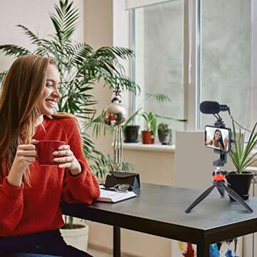 EACHSHOT Smartphone Vlogging Kit with Microphone and Tripod